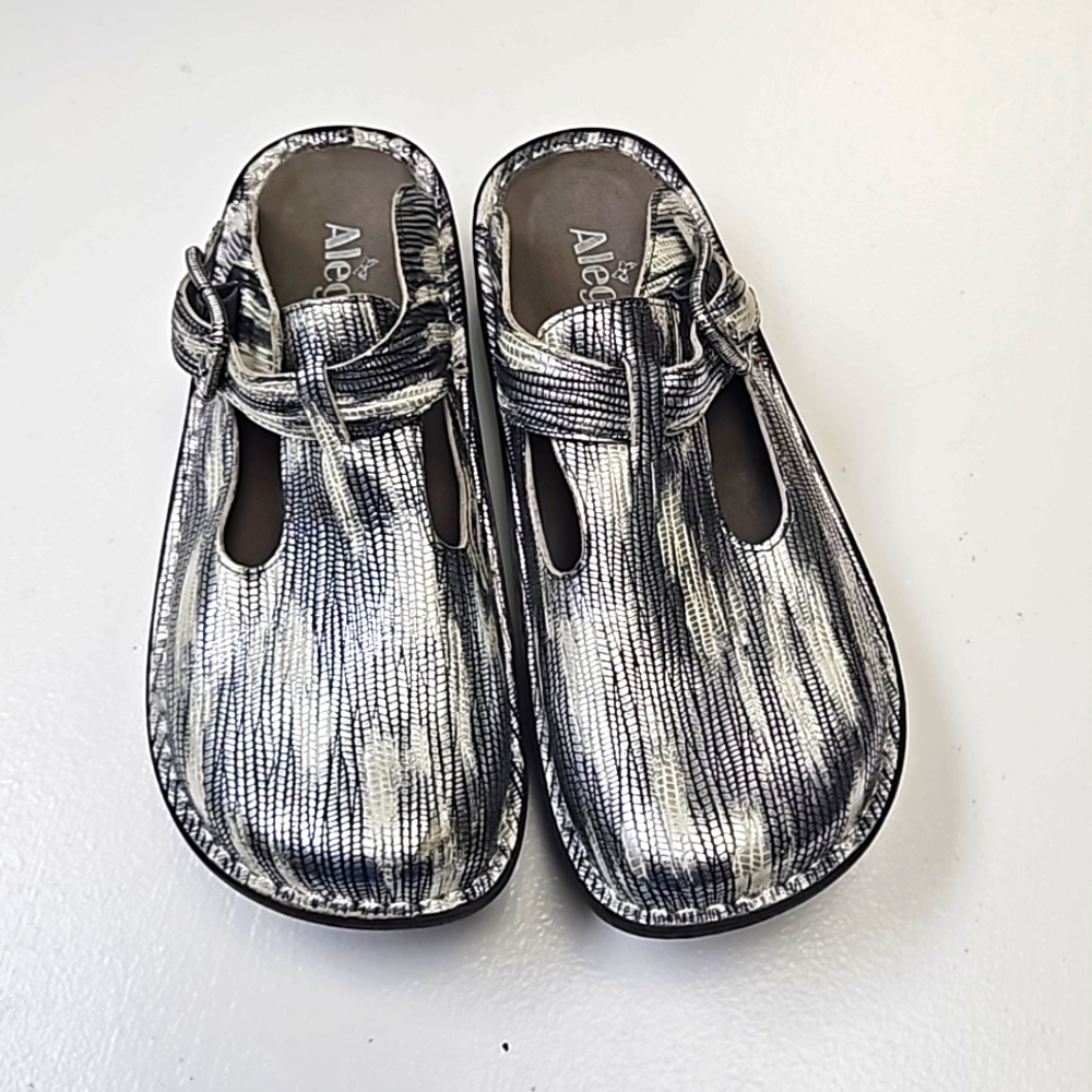 Alegria clogs